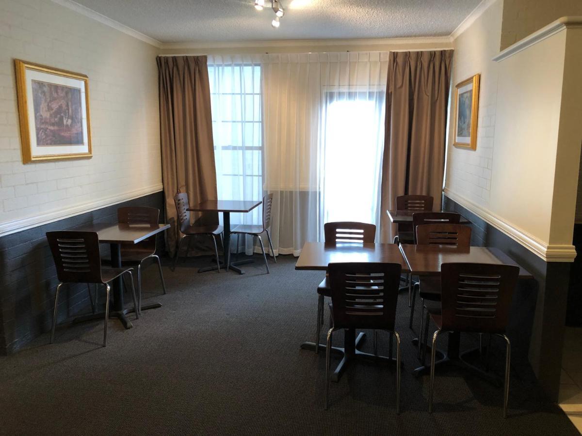 Best Western Coachman'S Inn Motel 배서스트 외부 사진