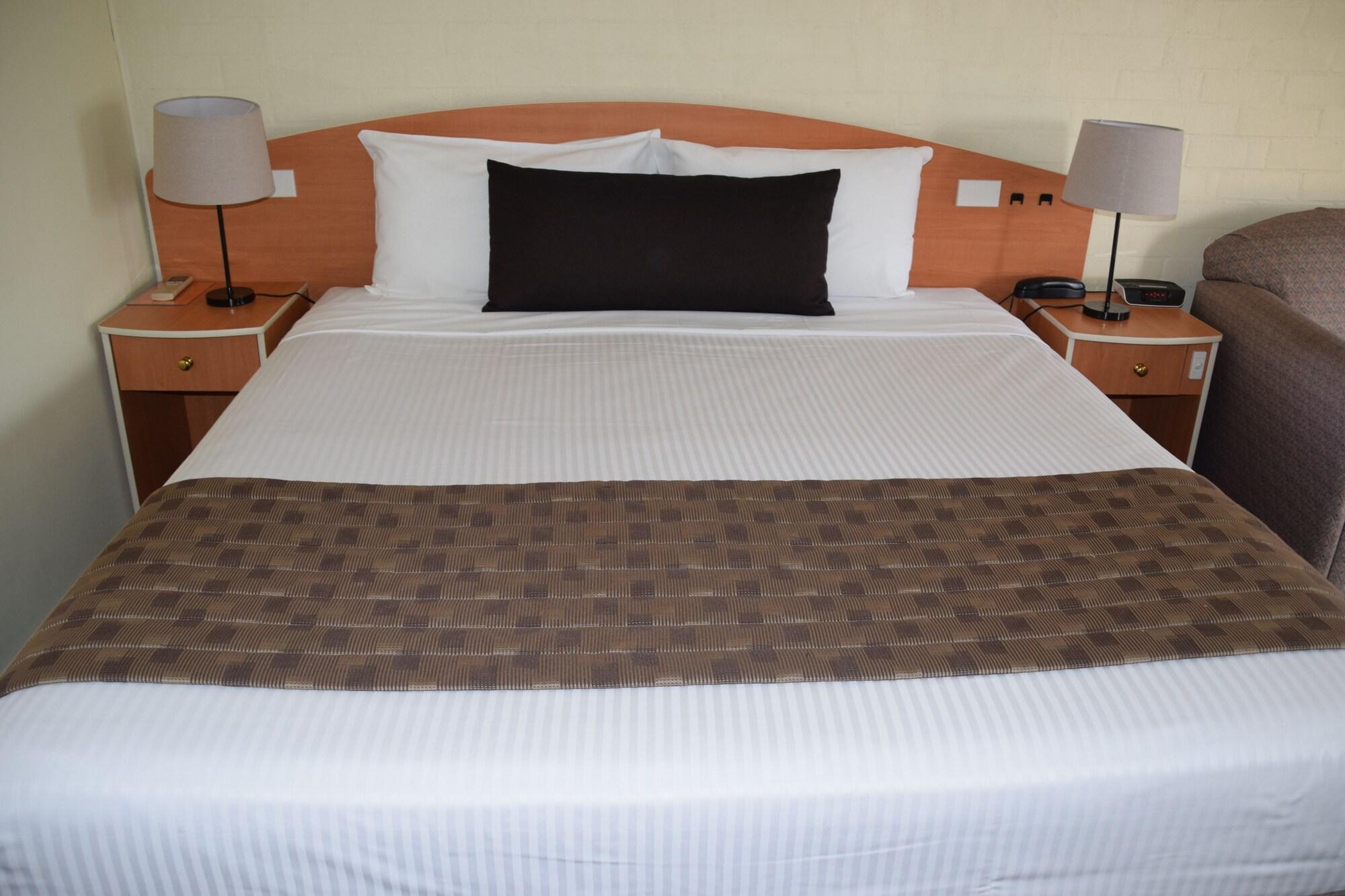 Best Western Coachman'S Inn Motel 배서스트 외부 사진