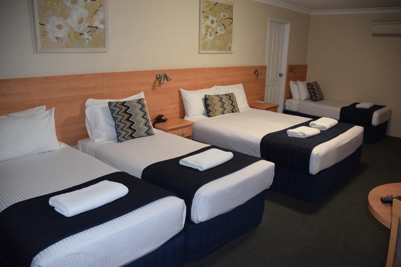 Best Western Coachman'S Inn Motel 배서스트 외부 사진
