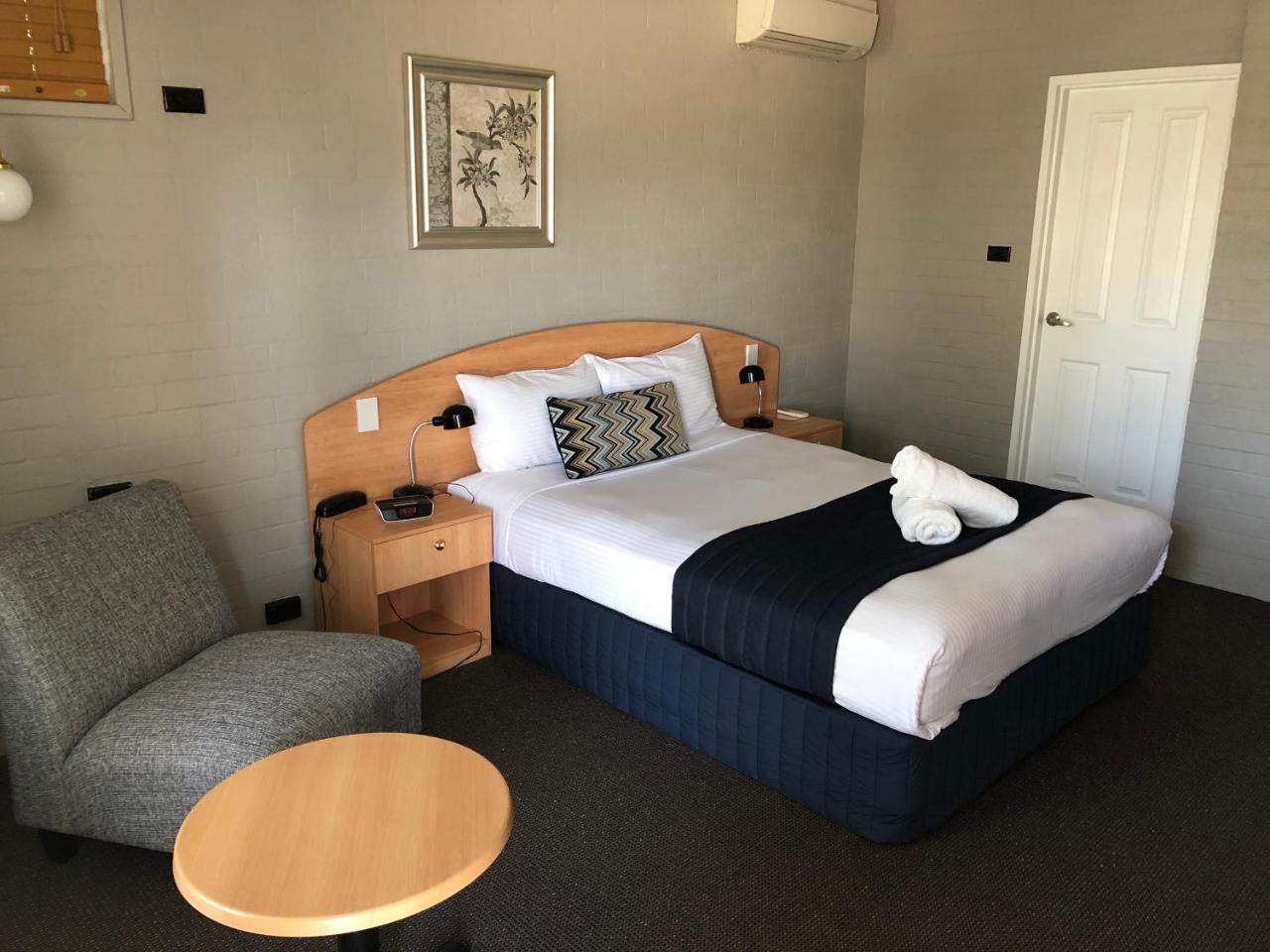 Best Western Coachman'S Inn Motel 배서스트 외부 사진