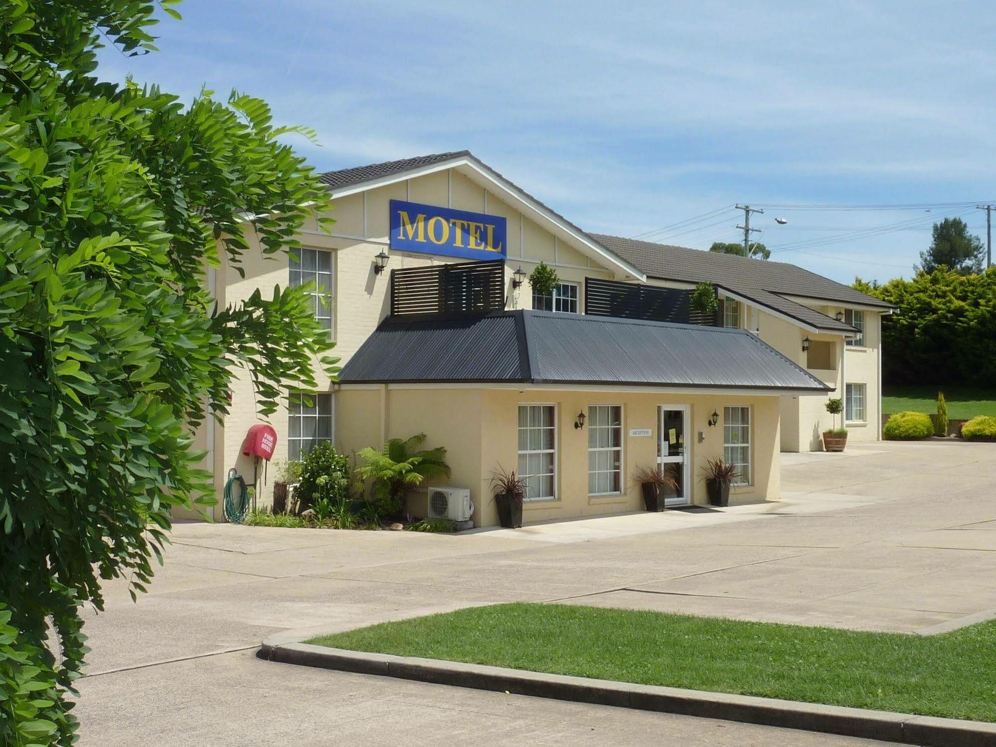 Best Western Coachman'S Inn Motel 배서스트 외부 사진